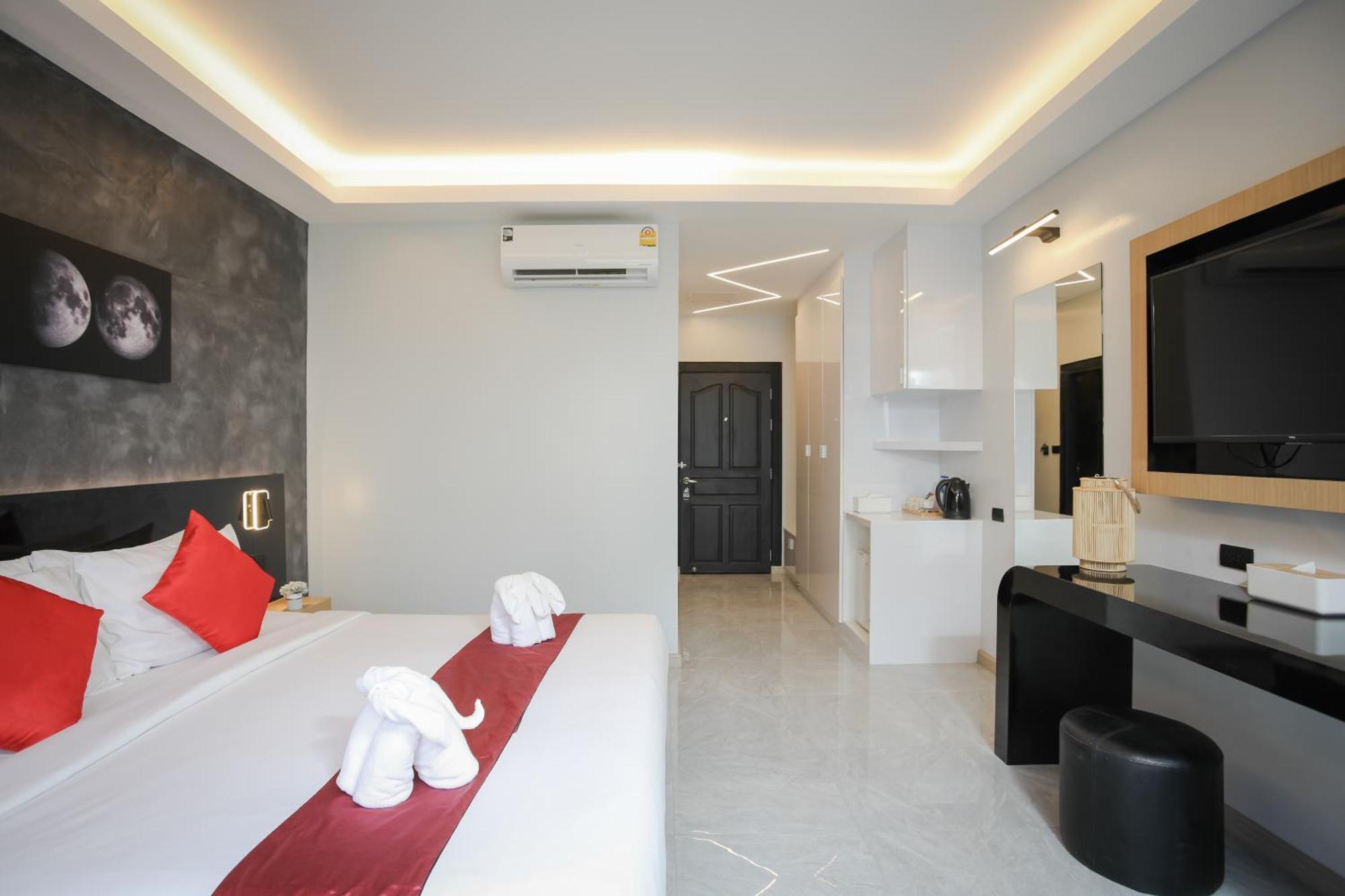 Etk Patong Resort Luaran gambar