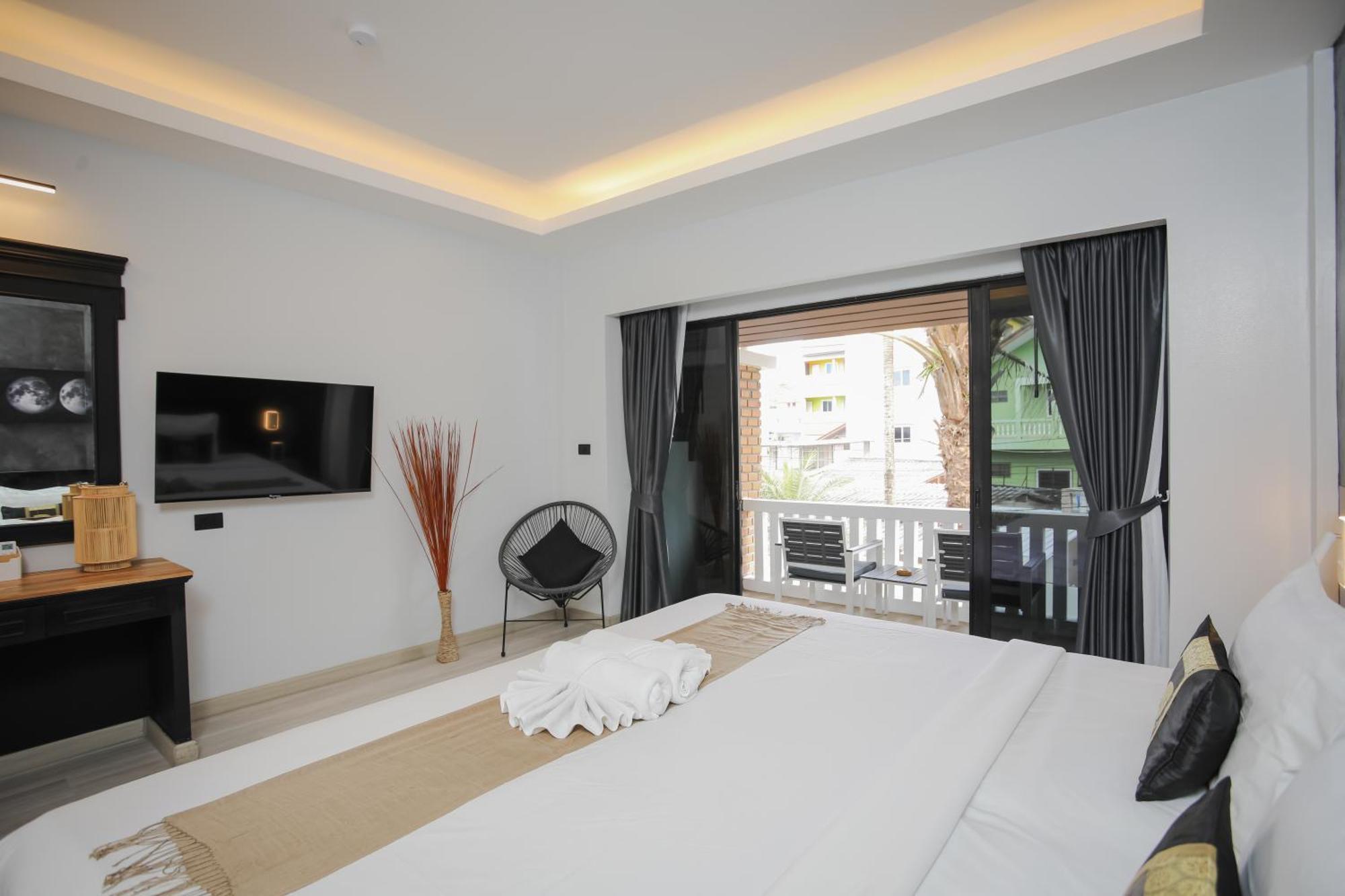 Etk Patong Resort Luaran gambar