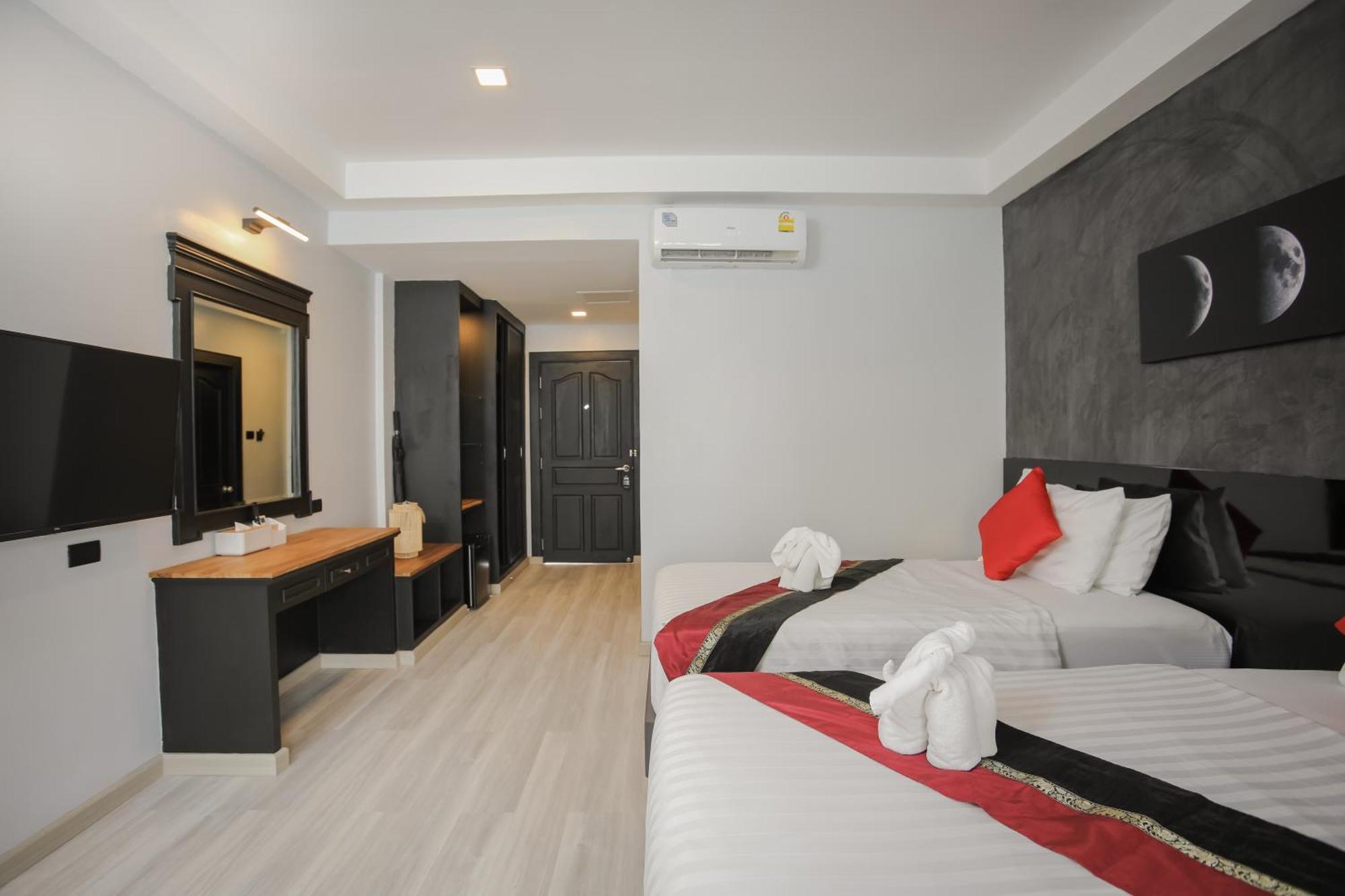 Etk Patong Resort Luaran gambar