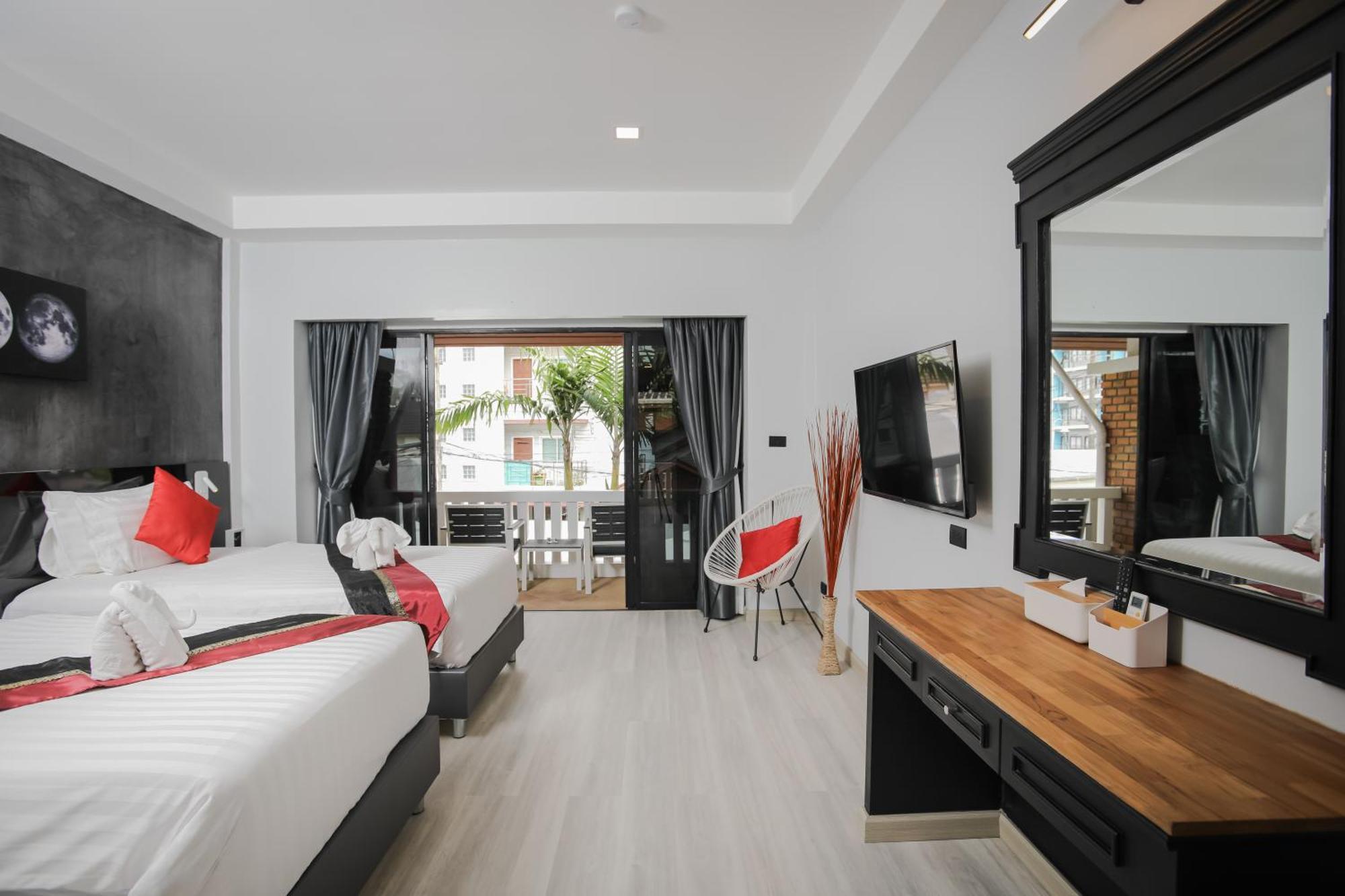 Etk Patong Resort Luaran gambar