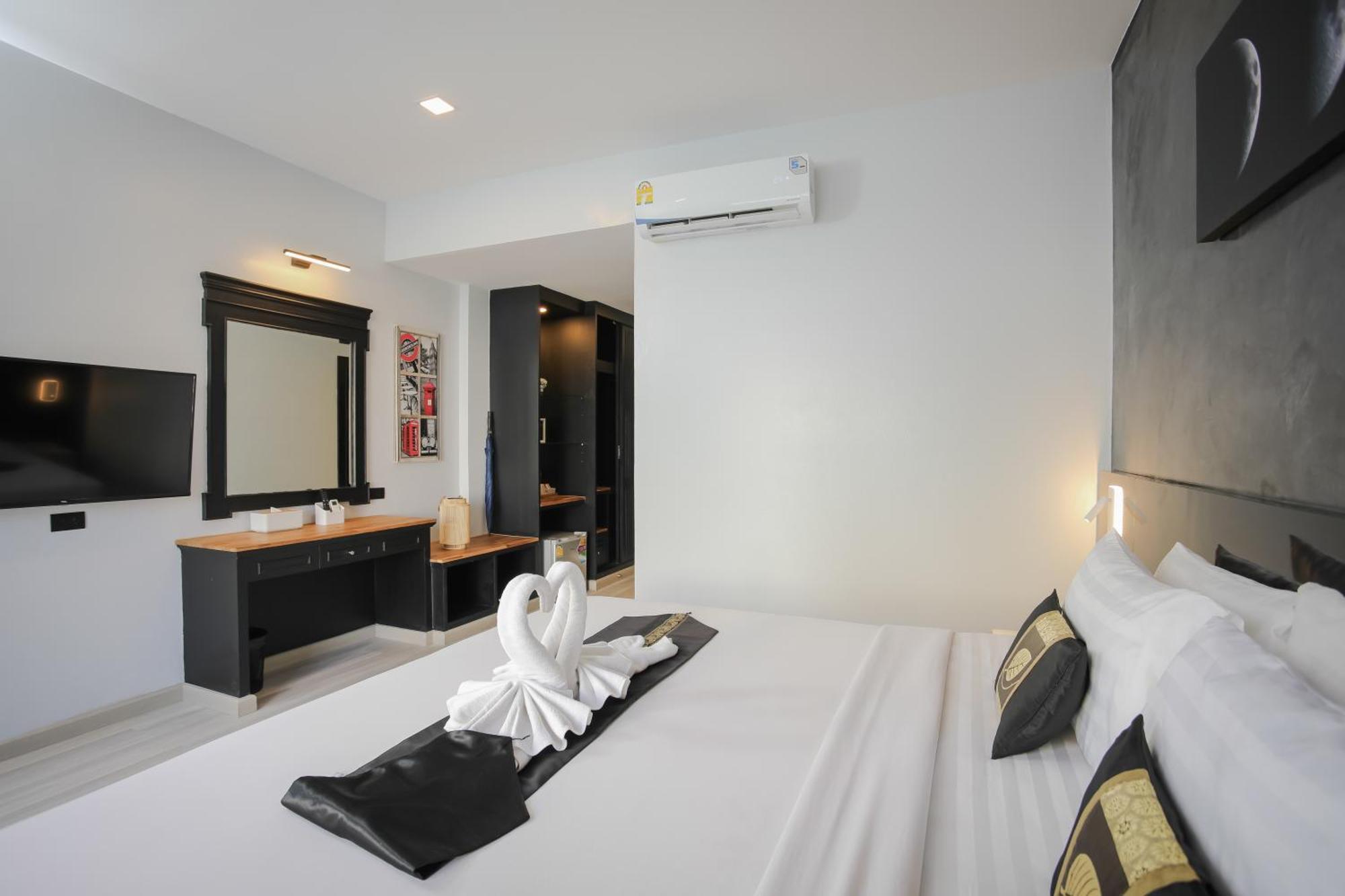Etk Patong Resort Luaran gambar