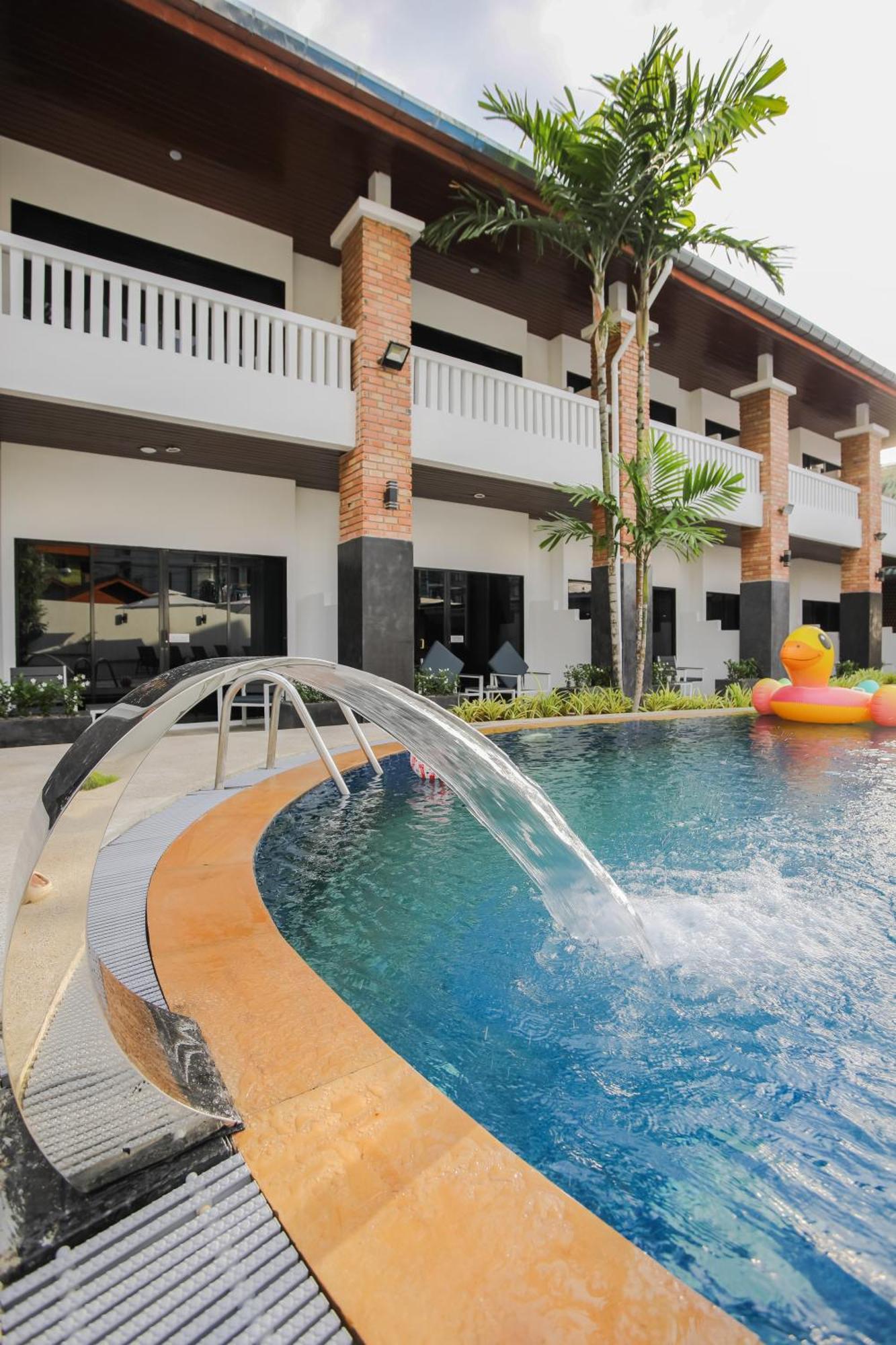 Etk Patong Resort Luaran gambar