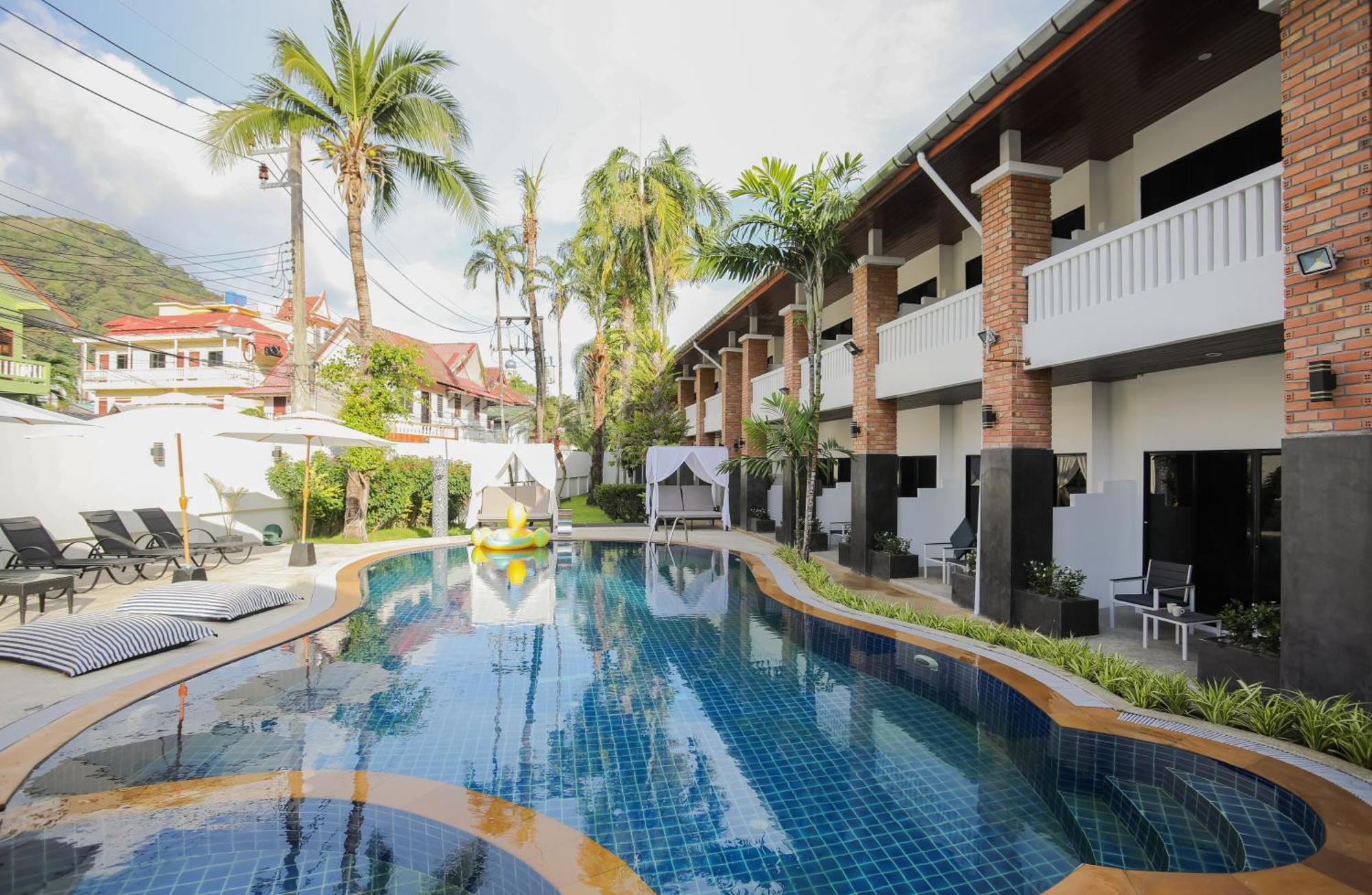Etk Patong Resort Luaran gambar